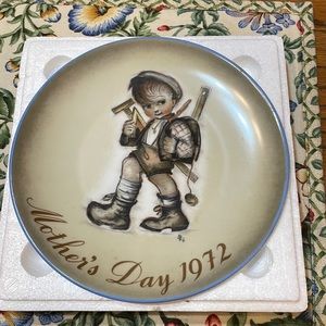 Hummel Collectors Series 1972 Mother's‎ Day Plate Schmid Brothers vintage